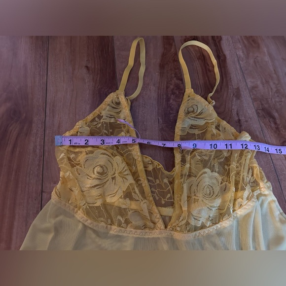 Women’s yellow lace slip dress/lingerie nightgown - Picture 9 of 11
